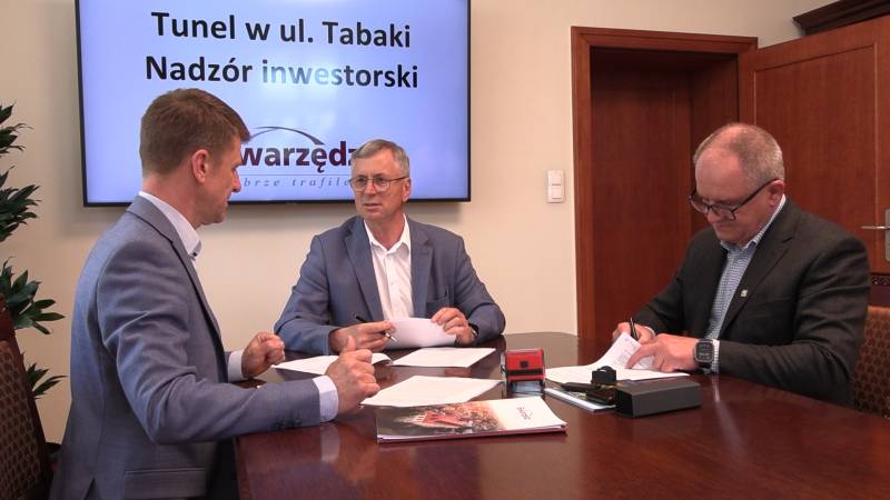 JEST UMOWA NA NADZÓR